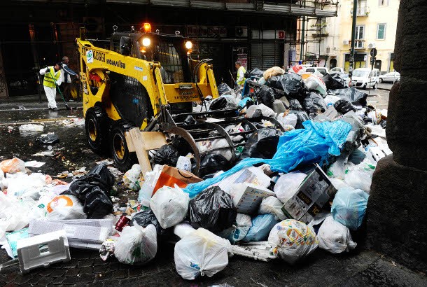 Moody's taglia il rating dell'Italia a soli due gradini dal livello spazzatura