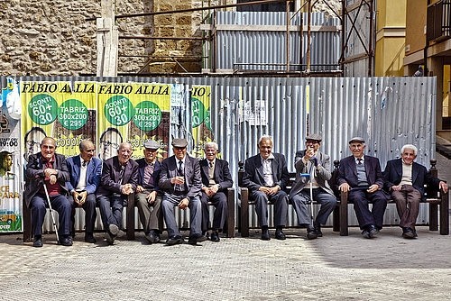 Sicilia, nella regione che rischia il default più dipendenti che in downing street