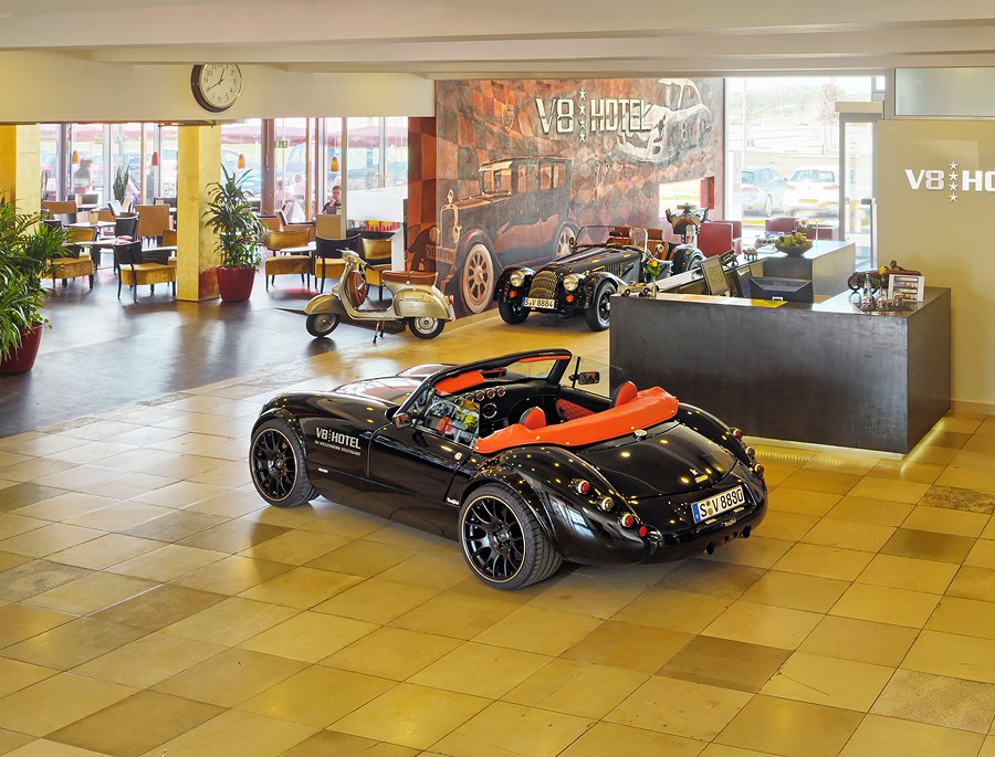 05_V8-Hotel-Lobby-2012