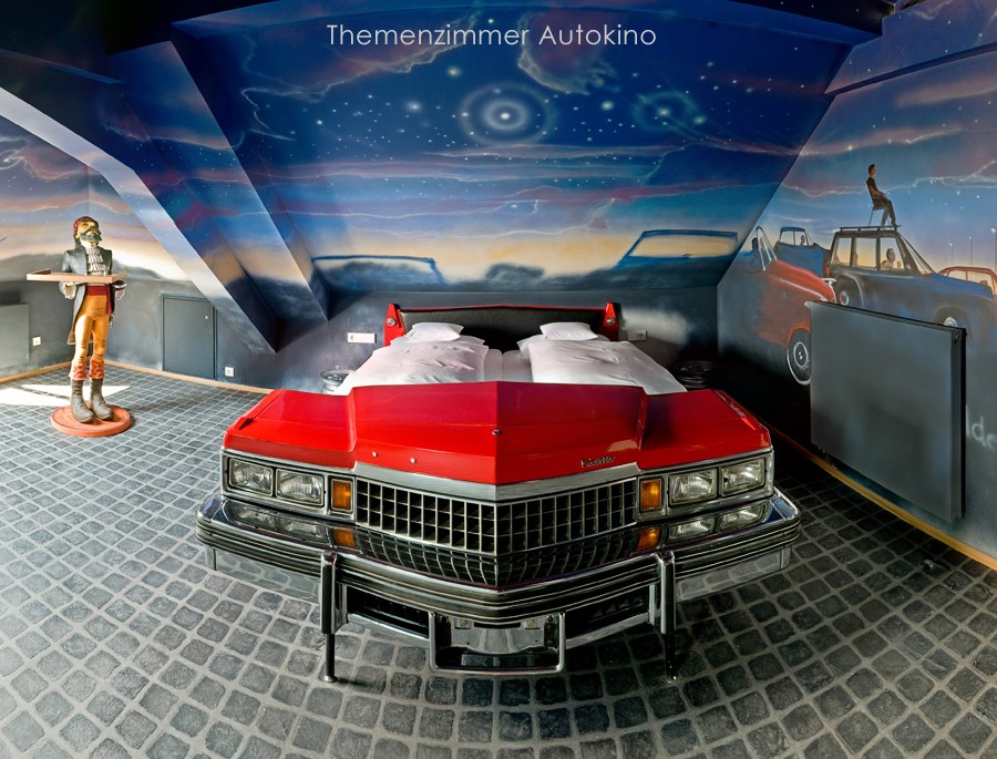 v8-hotel, stoccarda Hotel speciali: quando dormire in un auto diventa un lusso