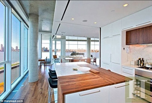 article-2185237-146FC539000005DC-856_634x431