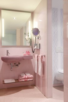 nhow_standardroom_bath