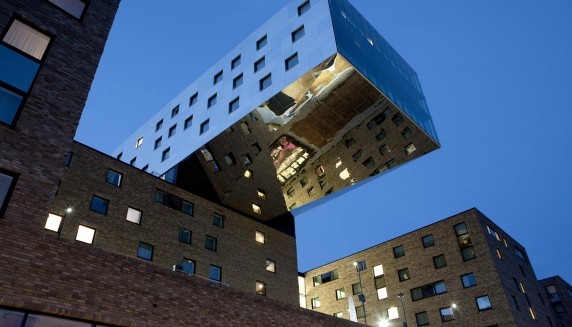 Immagine del giorno: facebook batte google