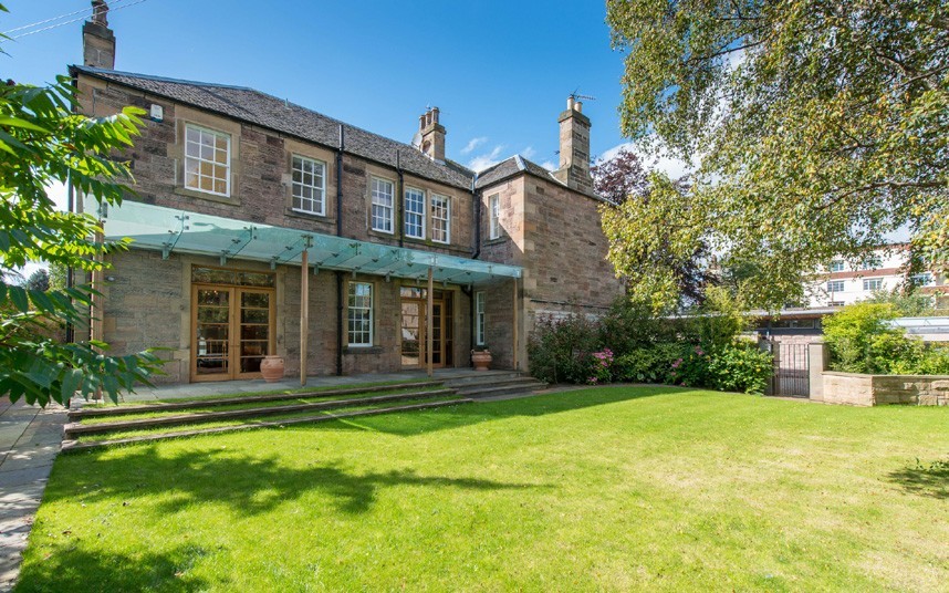 JKrowlingbackgarde_2353083k