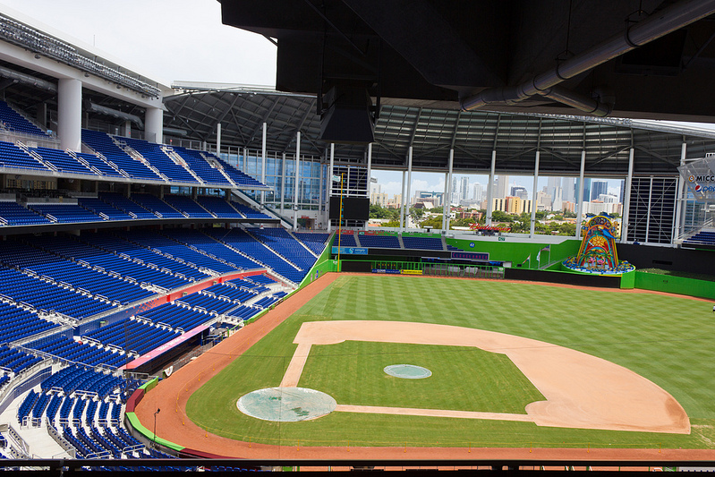 12_marlins_park_miami