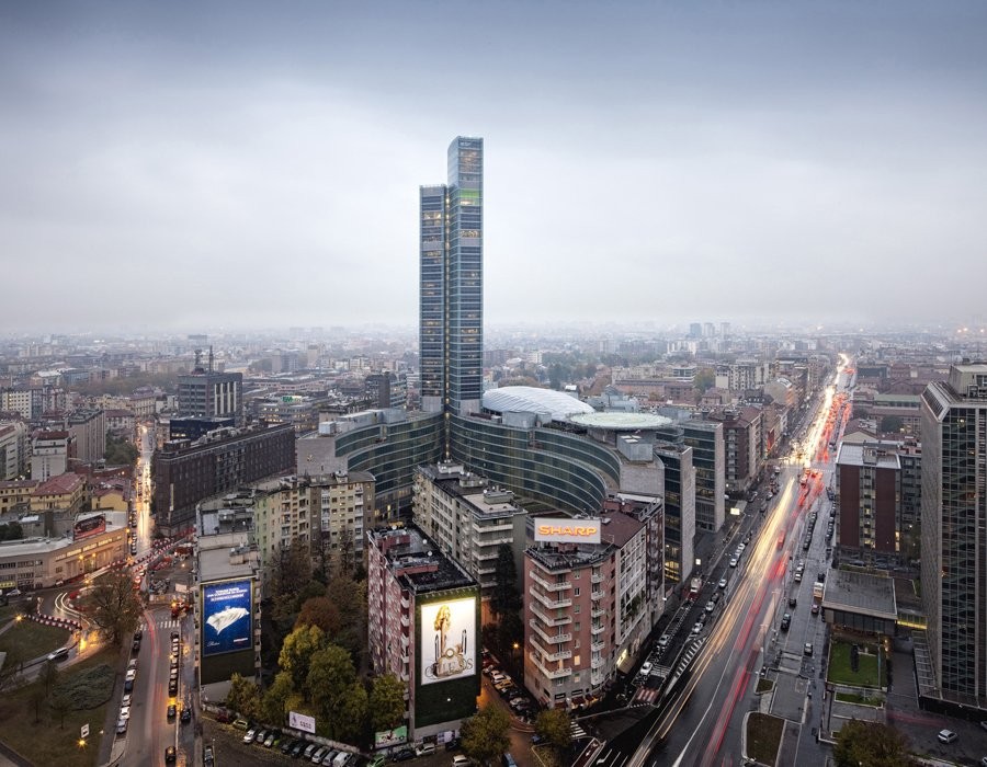 il palazzo della regione lombardia di milano è al sedicesimo posto 16_palazzo_milano
