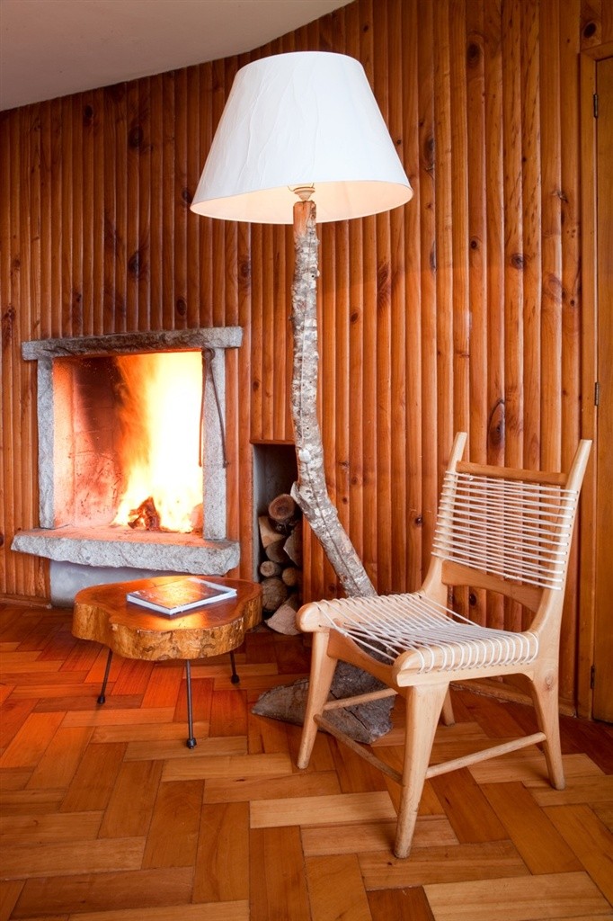 34-fireplace-walls-chair.jpg.1024x0