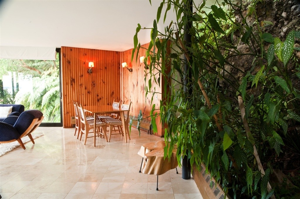 43-royal-chalet-dining-area.jpg.1024x0