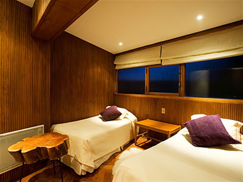 hotel-rooms-suitefam.jpg.1024x0