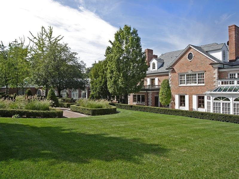 the-house-is-in-the-east-hill-estate-section-of-englewood-its-completely-gated-and-walled-in-for