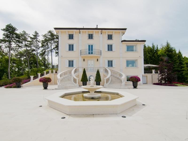 Case del week end: sulle piste dell'appennino a sciare in notturna (ovindoli)