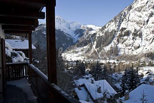 Casa del week end: nella rinomata località sciistica di courmayeur con vista al monte bianco (fotogallery)