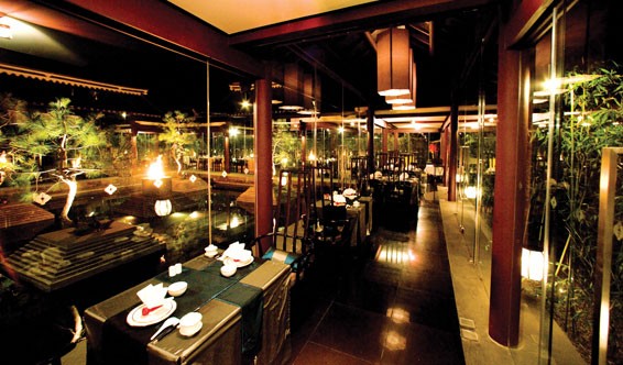 BT_Lijiang_Dining_Baiyun