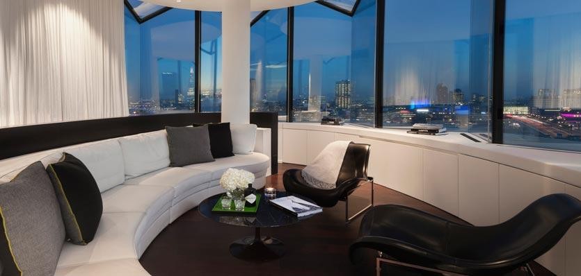 16gme-london-me-suitelivingrooma