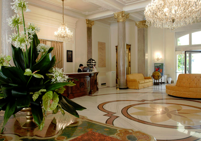 FireShot_Screen_Capture_015_-_Grand_Hotel_Rimini_albergo_5_stelle_lusso_riviera_romagnola_-_Phot