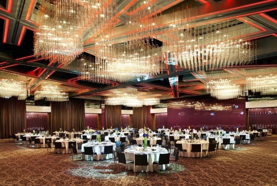 Megaroom-tableset_lg