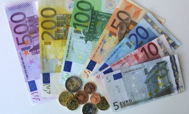 Redditi bassi e grandi patrimoni: gli italiani più ricchi dei tedeschi con molte case e pochi debiti (scarica rapporto)