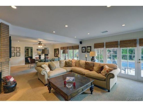 living-rm-4-5fd2b3-573x430