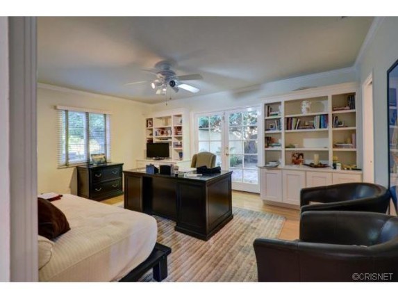 office-d190cd-573x430