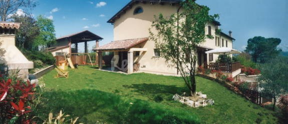 Casa del week end: un'antica villa colonica nella campagna romagnola (fotogallery)