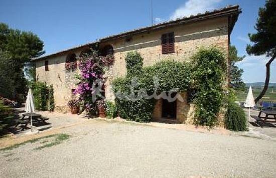 Case del week end: una fattoria a Siena sulle colline del Chianti (fotogallery)