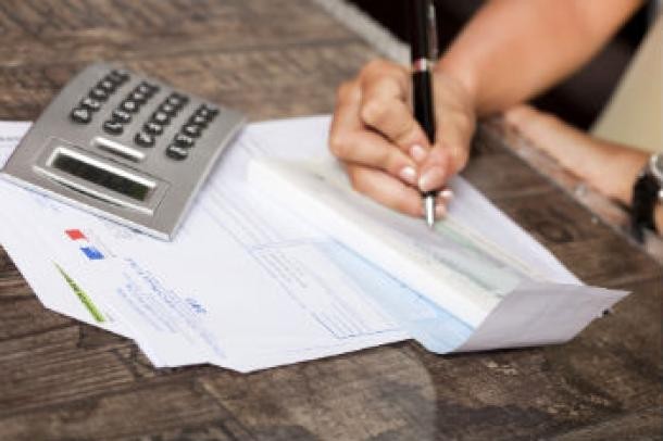 Gli affitti non entrano nello spesometro, ma le compravendite sì