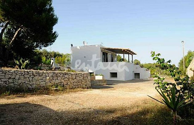Casa del week end: una villa nel verde sul mare del Salento