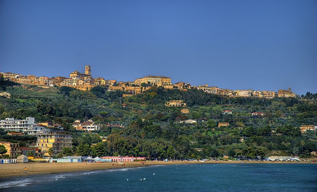 Bandiere blu Abruzzo: confermate le sue 14 bandiere blu per il 2013 