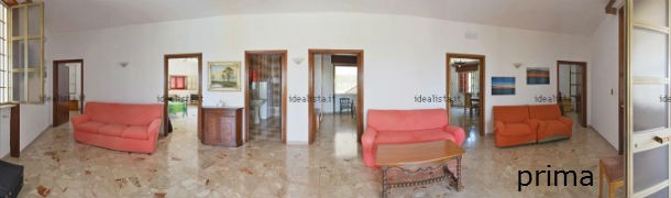 Come dare charme e modernità a una villa con piscina (fotogallery)