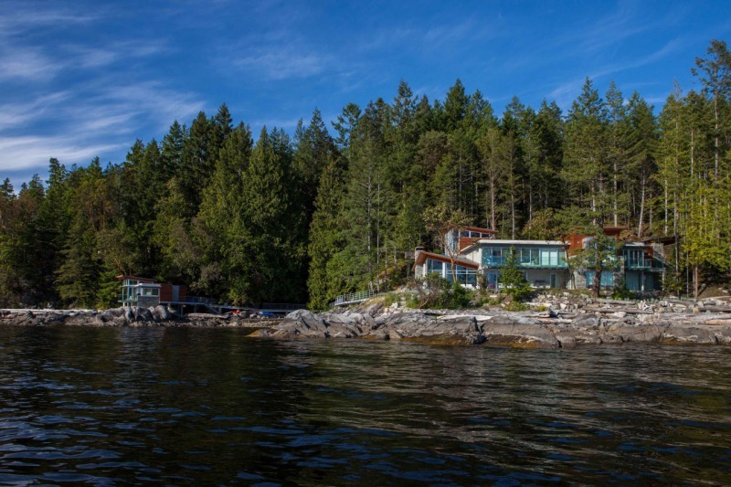 Pender-Harbour-House-01-800x533