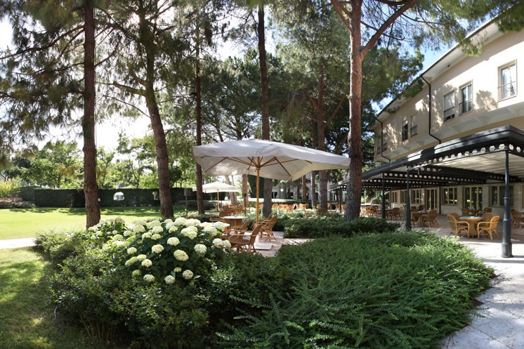VMF-LOBBY-BAR-1n