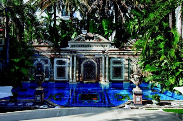 Versaces-gold-lined-pool-ec90cd-589x391