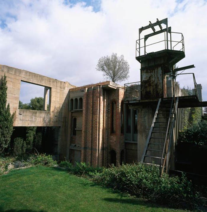 cement-factory-conversion-ricardo-bofill-barcelona-spain-17_-_copia
