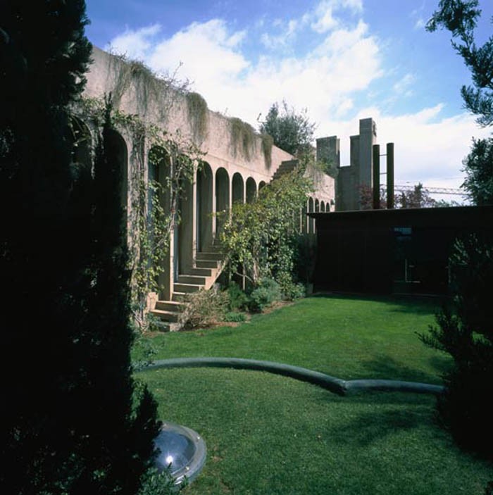 cement-factory-conversion-ricardo-bofill-barcelona-spain-19_-_copia