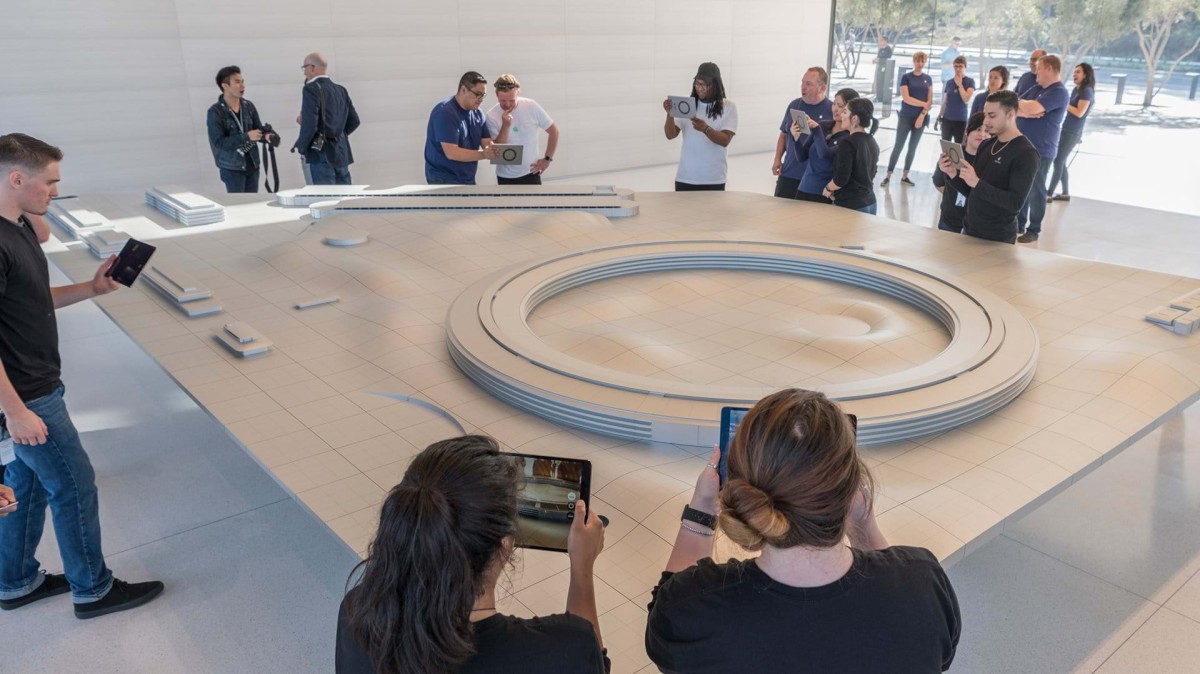 L'astronave di Norman Foster, ecco la nuova sede di Apple