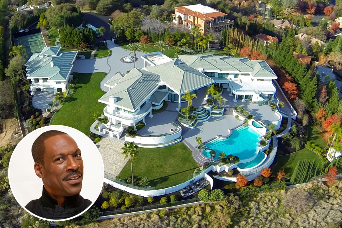 In vendita per 12 milioni di dollari la mega villa di Sacramento appartenuta a Eddie Murphy (fotogallery)