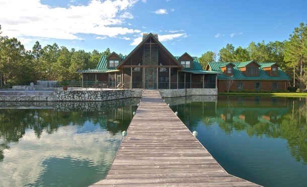 ranch, florida Un lussuoso ranch sulla sponda di un lago nel cuore della florida (fotogallery)