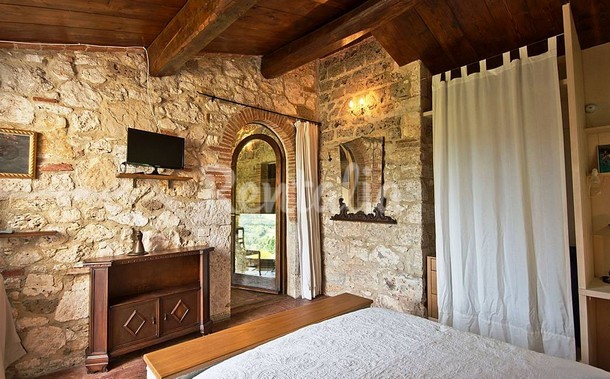 rentalia-saturnia-12