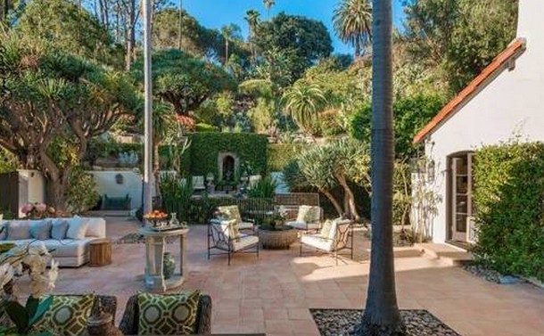 robert-pattinson-casa-los-angeles-14