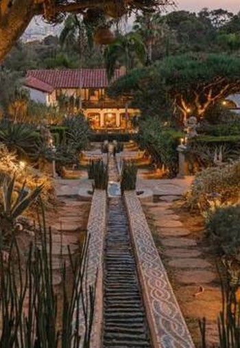 robert-pattinson-casa-los-angeles-15