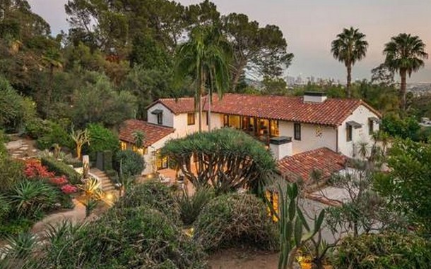 robert-pattinson-casa-los-angeles-2