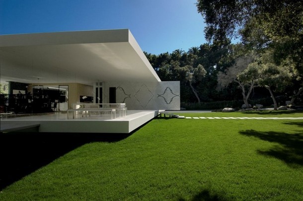 The-Luxury-Glass-Pavilion-House-by-Steve-Hermann-3