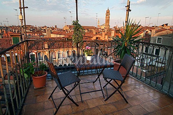 Nel cuore di Venezia due deliziosi appartamenti per godere delle meraviglie della città lagunare (fotogallery)