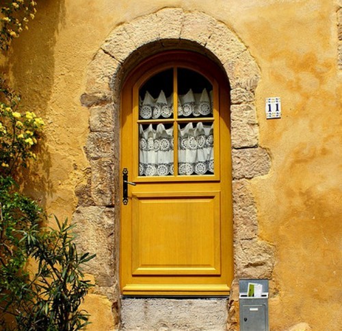 Decorare con il giallo, 20 idee per dare allegria alla casa (foto)