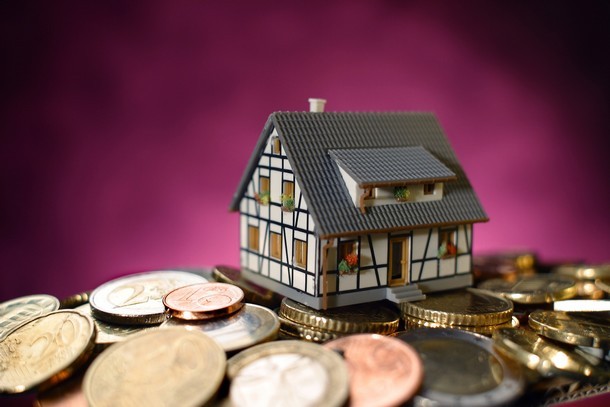 Addio alla seconda casa, gli italiani in cerca di liquidità dismettono il mattone