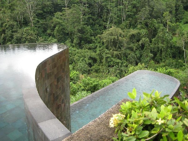 double-infinity-pool-ubud-hanging-gardens-bali-indonesia
