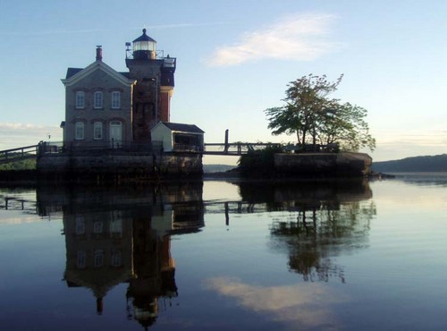 Un antico faro che guidava i battelli a vapore lungo il fiume hudson trasformato in un suggestivo hotel (fotogallery)