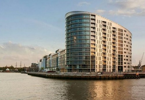 Le ultime da londra? il 2x1 immobiliare: se compri casa nella capitale ti regalano un appartamento sulla spiaggia