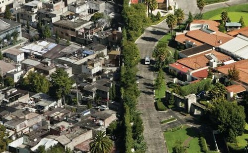 "Quartiere ricco, quartiere povero": queste immagini (senza photoshop) mostrano le enormi differenza sociali in messico