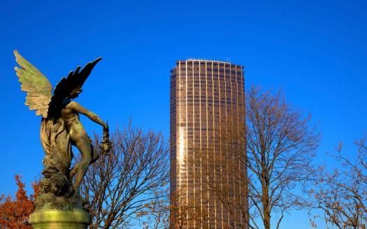 uglytourmonparnass_2875013k